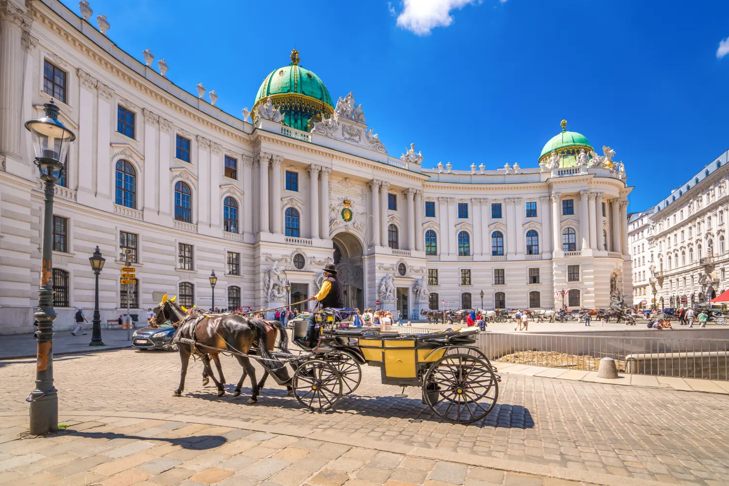 Wien - die Stadt der Habsburger auf einzigartige Weise, jenseits der typischen Touristenpfade, entdecken von Wanderkult - wanderlust trifft kulturgenuss